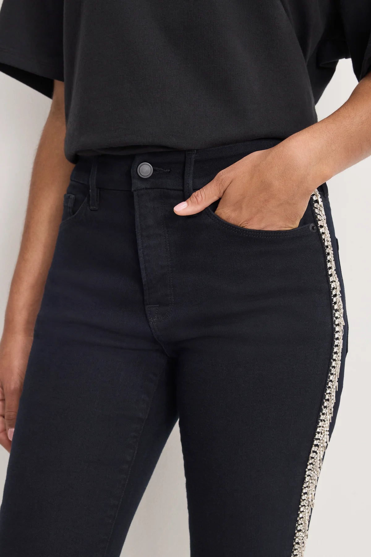 GOOD LEGS STRAIGHT DIAMOND JEANS