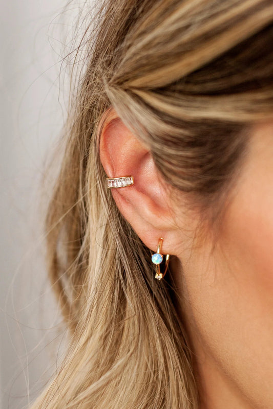 CLASS CRYSTAL EAR CUFF