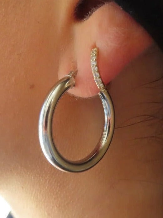 CLASSIC SILVER HOOPS