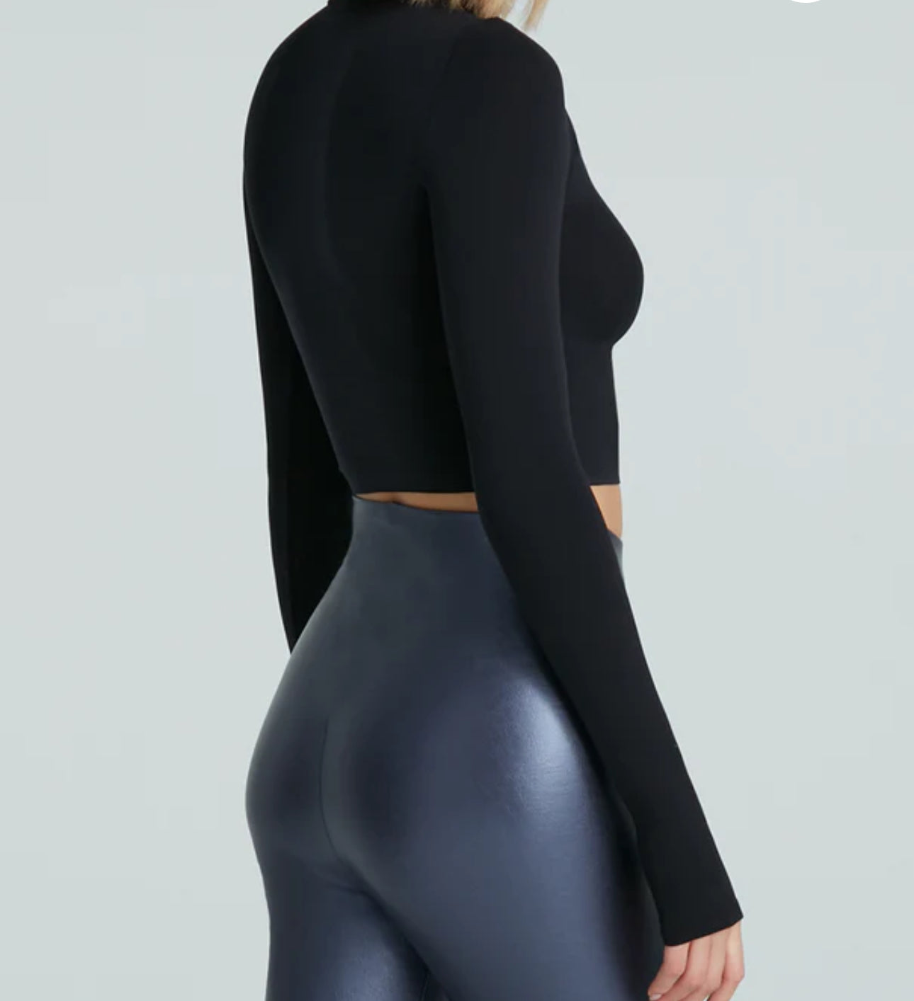TURTLENECK CROP TOP