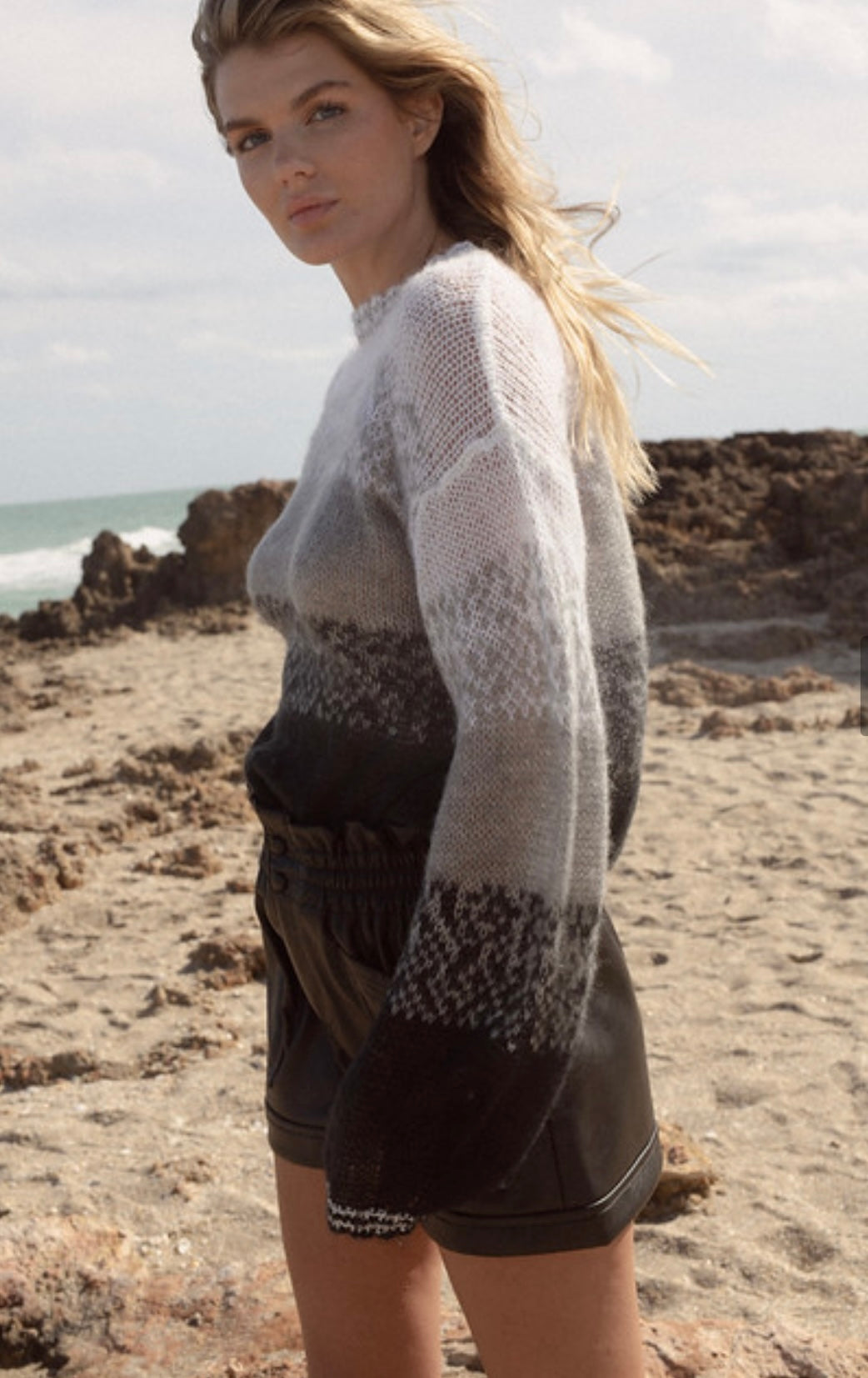BLACK WHITE CREW SWEATER