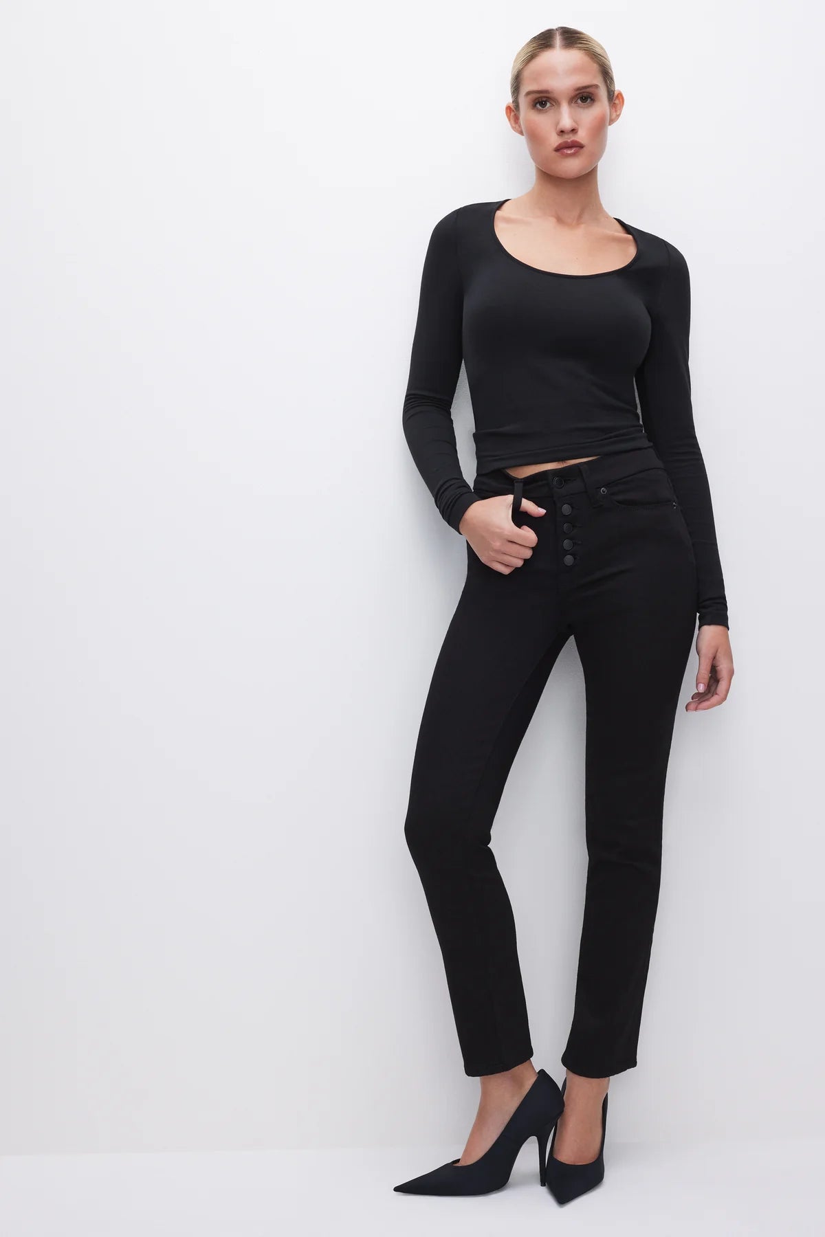 NEVER FADES GOOD LEGS STRAIGHT JEANS